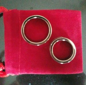 His & Her's Wedding Band Ring Set